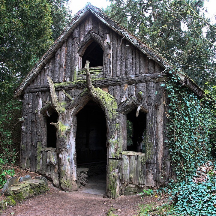 CARODEJNICKA HUT